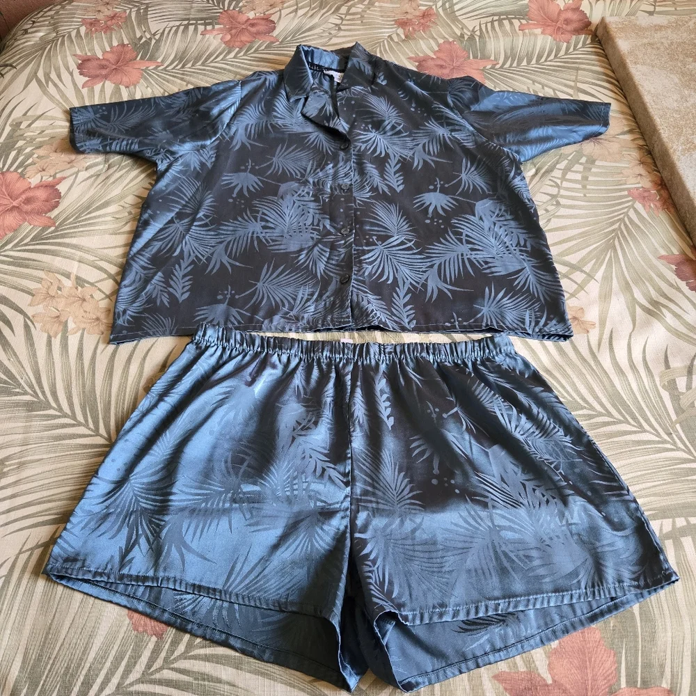3/$25 Nicole Miller New York Pajama Short Set Sleepwear Satin Finish Floral Teal - Picture 2 of 10